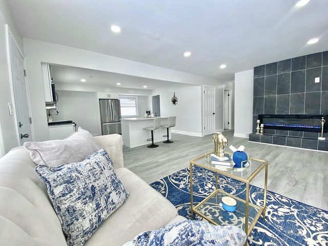 5735 N 79th STREET, Milwaukee, WI 53218