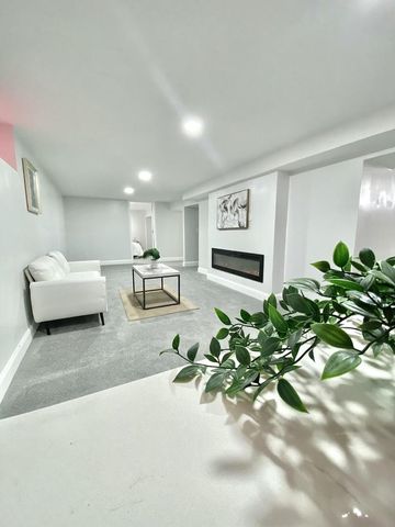 5735 N 79th STREET, Milwaukee, WI 53218