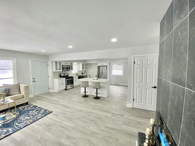 5735 N 79th STREET, Milwaukee, WI 53218