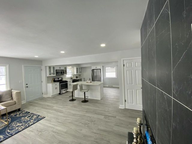 5735 N 79th STREET, Milwaukee, WI 53218