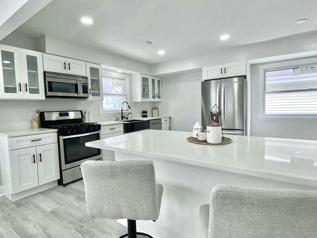 5735 N 79th STREET, Milwaukee, WI 53218