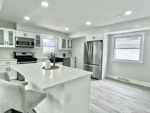 5735 N 79th STREET, Milwaukee, WI 53218