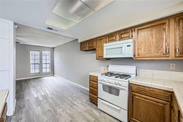 3954 Edgemoor Way, Las Vegas, NV 89121