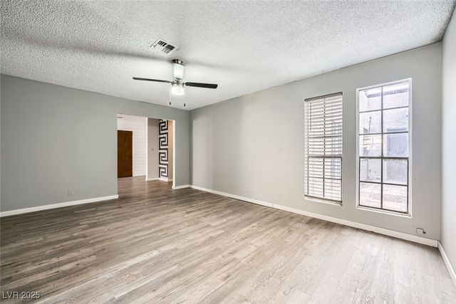 3954 Edgemoor Way, Las Vegas, NV 89121