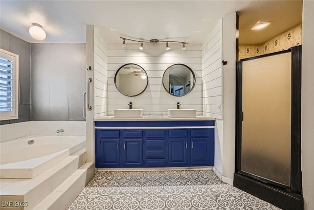 3954 Edgemoor Way, Las Vegas, NV 89121