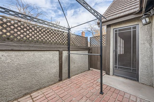 3954 Edgemoor Way, Las Vegas, NV 89121