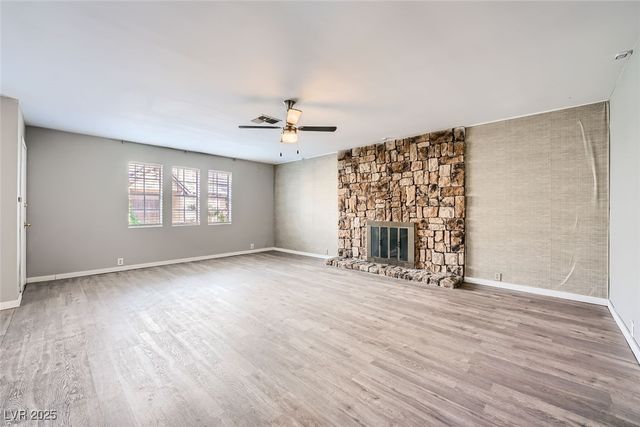 3954 Edgemoor Way, Las Vegas, NV 89121