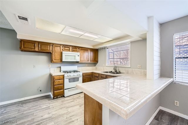 3954 Edgemoor Way, Las Vegas, NV 89121