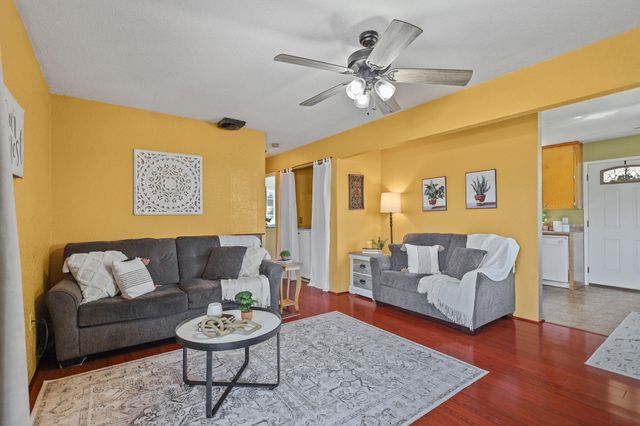22065 Loop Drive, Redding, CA 96003