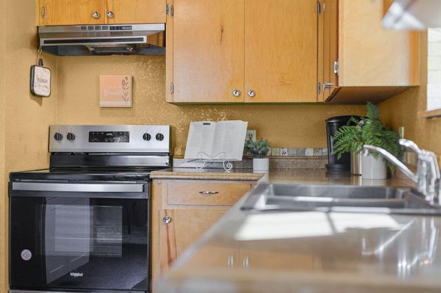 22065 Loop Drive, Redding, CA 96003