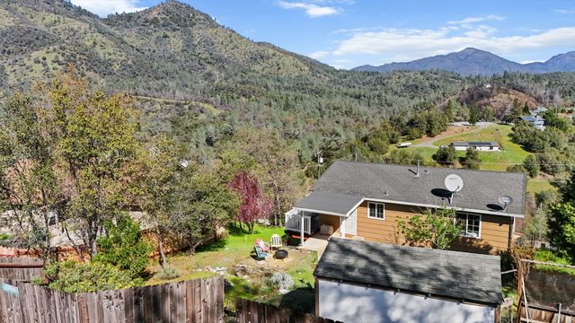 22065 Loop Drive, Redding, CA 96003
