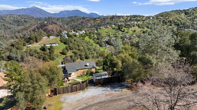 22065 Loop Drive, Redding, CA 96003