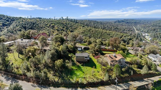 22065 Loop Drive, Redding, CA 96003