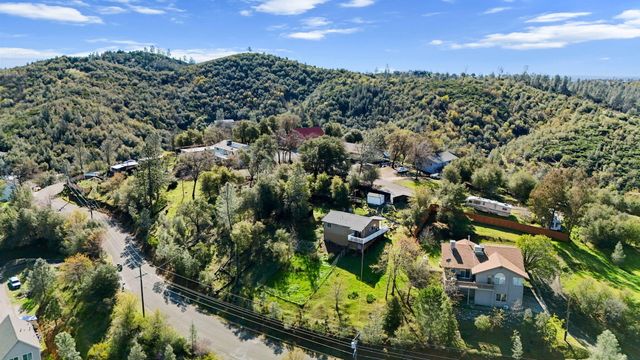 22065 Loop Drive, Redding, CA 96003