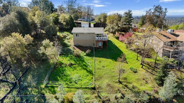 22065 Loop Drive, Redding, CA 96003