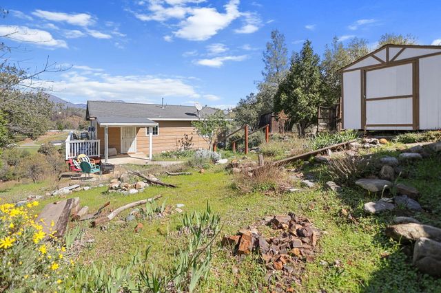 22065 Loop Drive, Redding, CA 96003