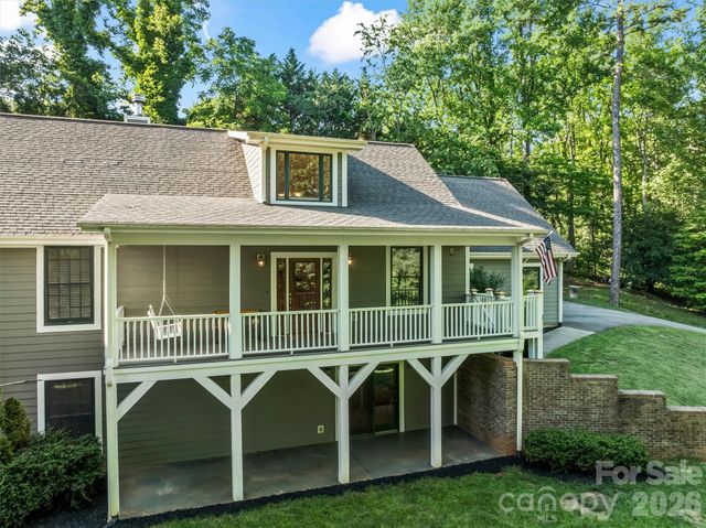 11 Jupiter Hills Drive, Weaverville, NC 28787
