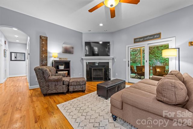 11 Jupiter Hills Drive, Weaverville, NC 28787