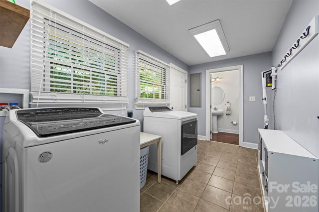11 Jupiter Hills Drive, Weaverville, NC 28787