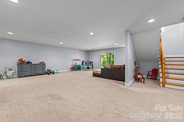 11 Jupiter Hills Drive, Weaverville, NC 28787