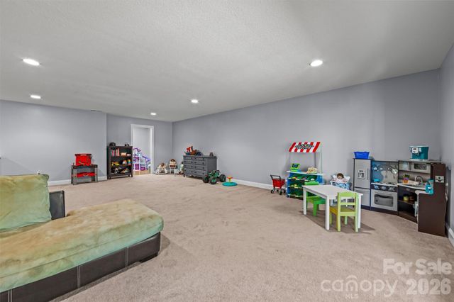 11 Jupiter Hills Drive, Weaverville, NC 28787