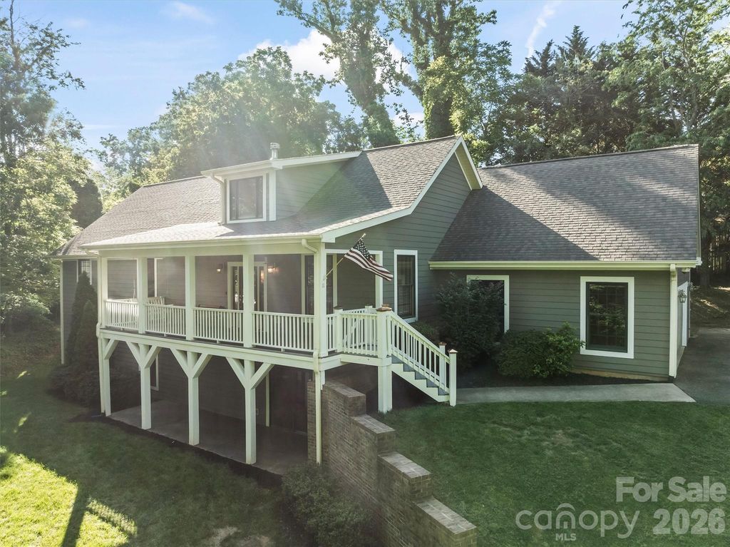 11 Jupiter Hills Drive, Weaverville, NC 28787