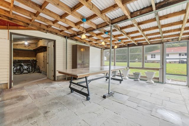 15 Madison Ct, Westport, MA 02790