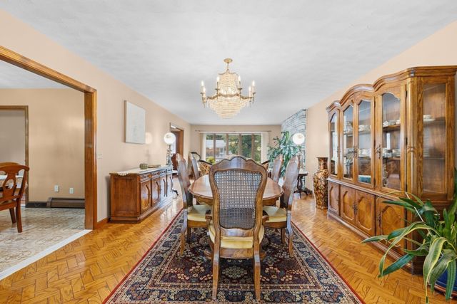 15 Madison Ct, Westport, MA 02790