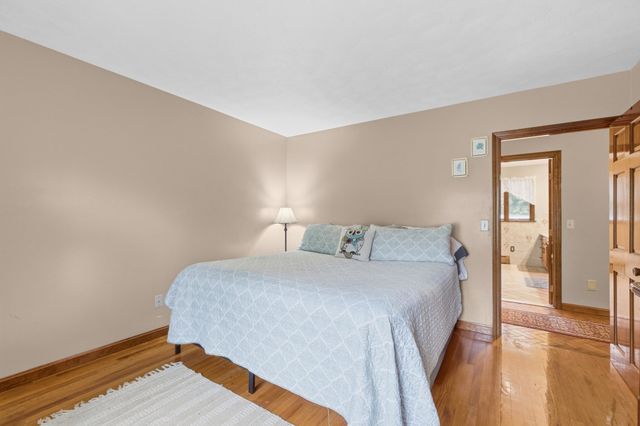 15 Madison Ct, Westport, MA 02790
