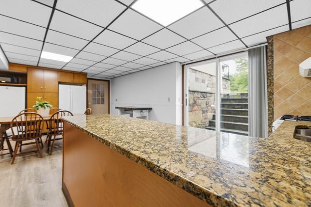 15 Madison Ct, Westport, MA 02790