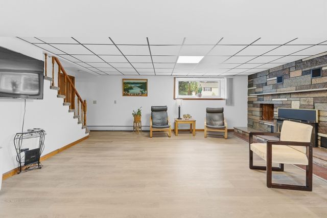 15 Madison Ct, Westport, MA 02790
