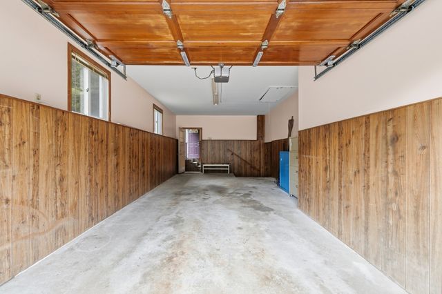 15 Madison Ct, Westport, MA 02790