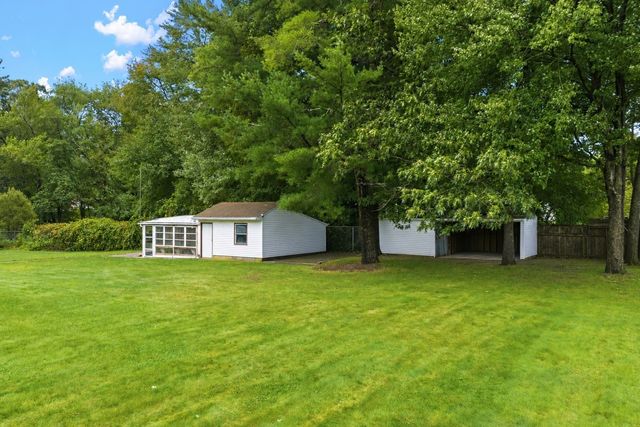 15 Madison Ct, Westport, MA 02790