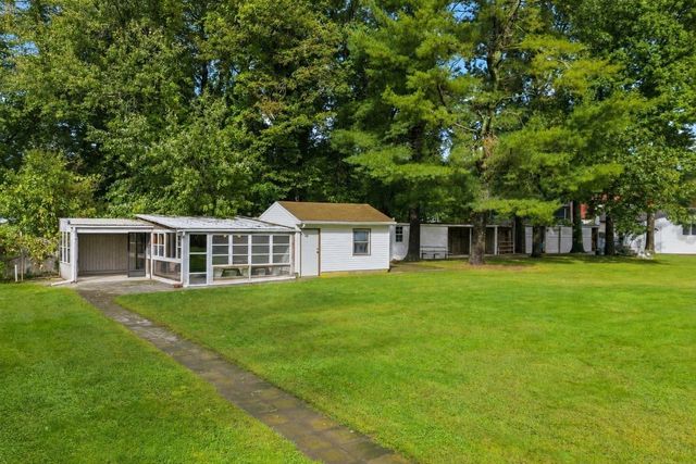 15 Madison Ct, Westport, MA 02790