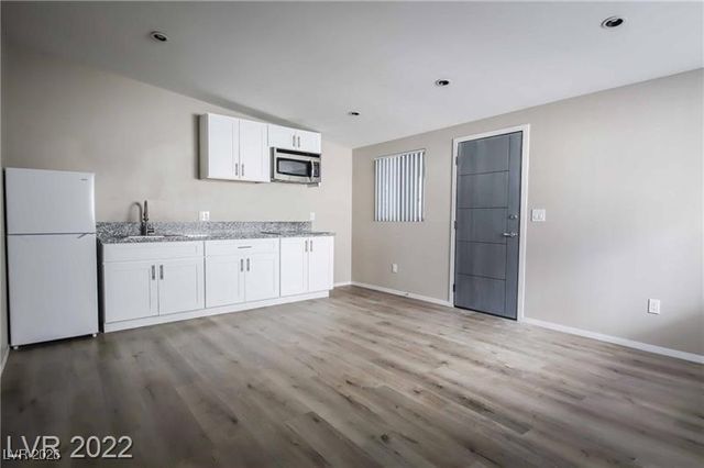 2201 Fairfield Avenue 11, Las Vegas, NV 89102