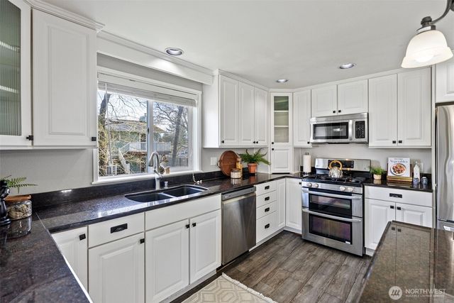 4071 SE Saxon Court, Port Orchard, WA 98366