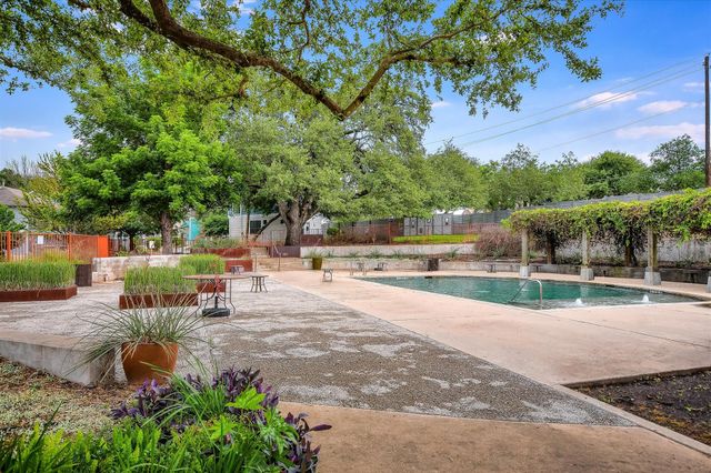 2001 Tramson DR, Austin, TX 78741