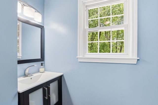 123 Sugar Rd, Bolton, MA 01740