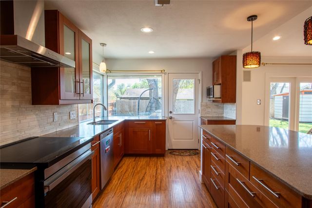 505 Chihuahua TRL, Austin, TX 78745