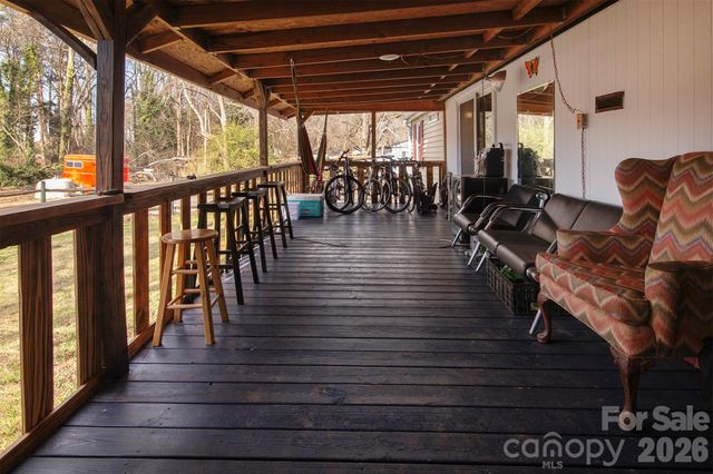 5727 Thompson Road, Charlotte, NC 28216