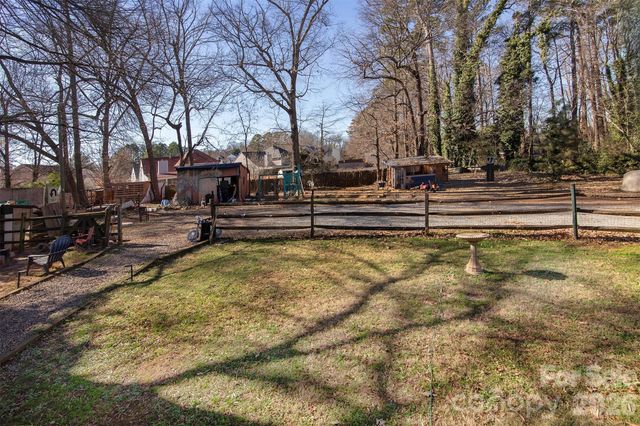 5727 Thompson Road, Charlotte, NC 28216