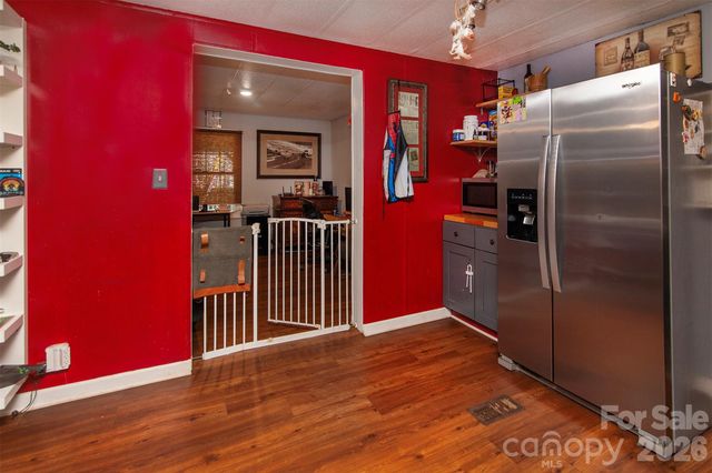 5727 Thompson Road, Charlotte, NC 28216