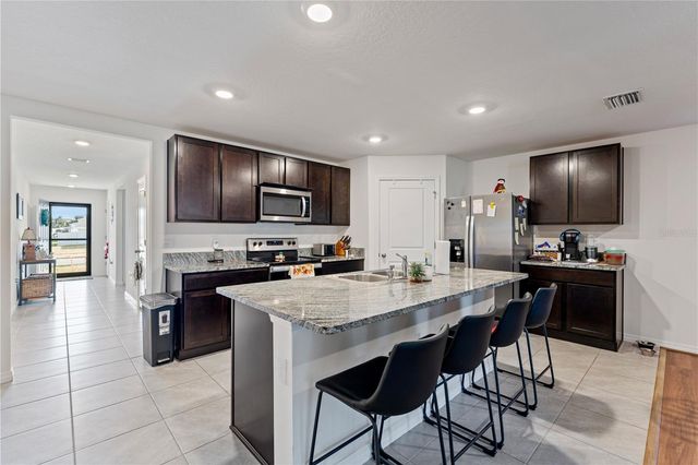 7721 SAIL CLOVER LANE, Zephyrhills, FL 33540