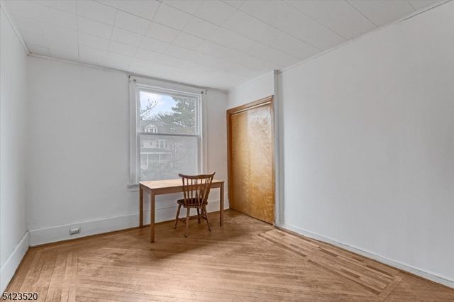 253 Midland Ave, East Orange City, NJ 07017