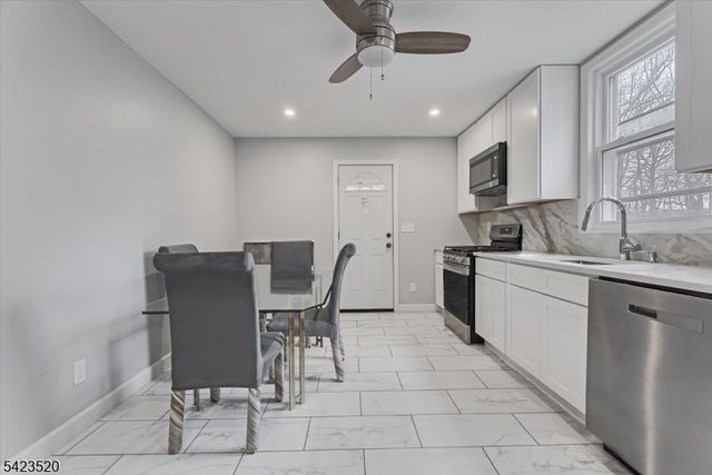 253 Midland Ave, East Orange City, NJ 07017