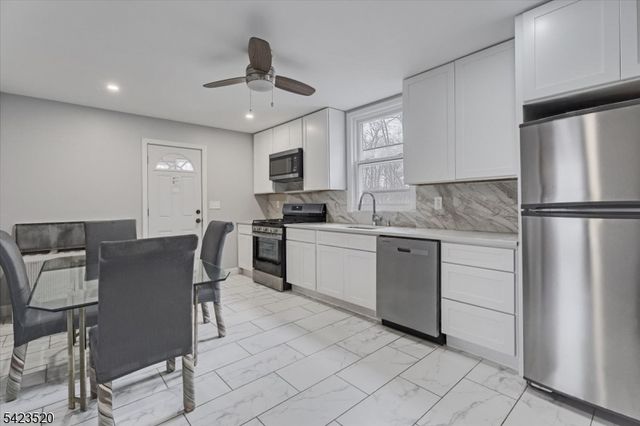 253 Midland Ave, East Orange City, NJ 07017