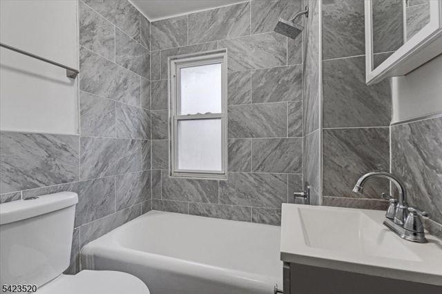 253 Midland Ave, East Orange City, NJ 07017