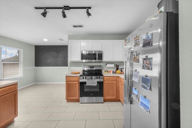 6926 MEADOW BEND Drive, Arlington, TX 76002