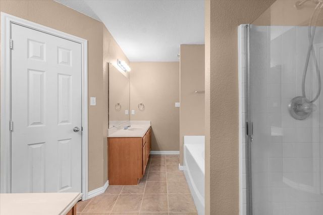 6926 MEADOW BEND Drive, Arlington, TX 76002