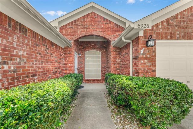 6926 MEADOW BEND Drive, Arlington, TX 76002